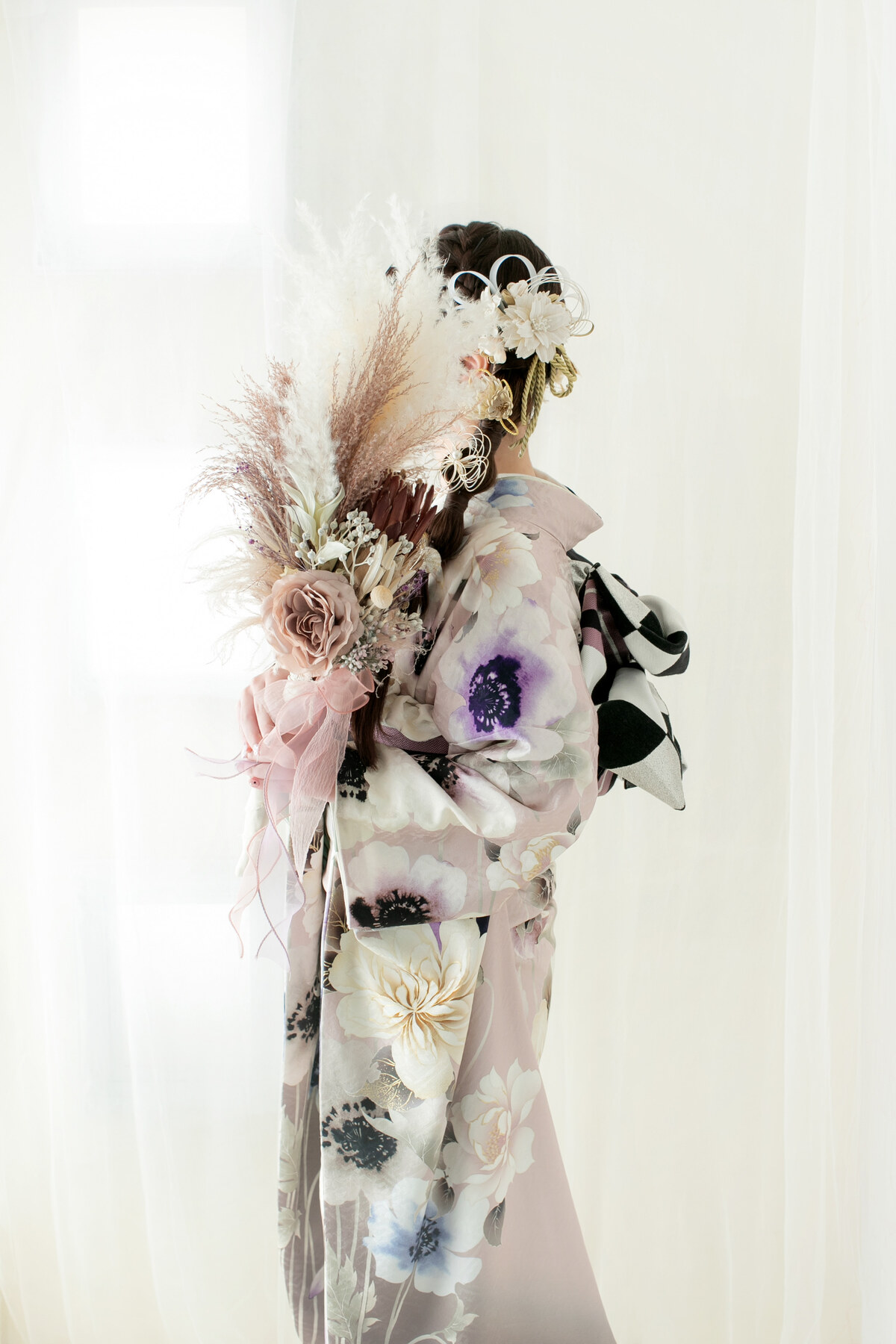 Photo House SENSE NAKAOKAの振袖前撮り、帯と髪飾りのディテール